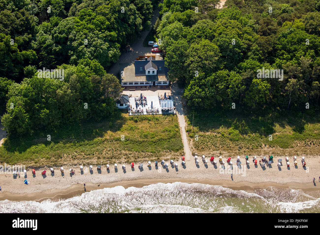 Beach cafe, spiaggia, sedie a sdraio, Rügen, Mönchgut, Thiessow, Mar Baltico, Meclemburgo-Pomerania, la Pomerania occidentale, Meclenburgo-Pomerania Occidentale, Germania Foto Stock