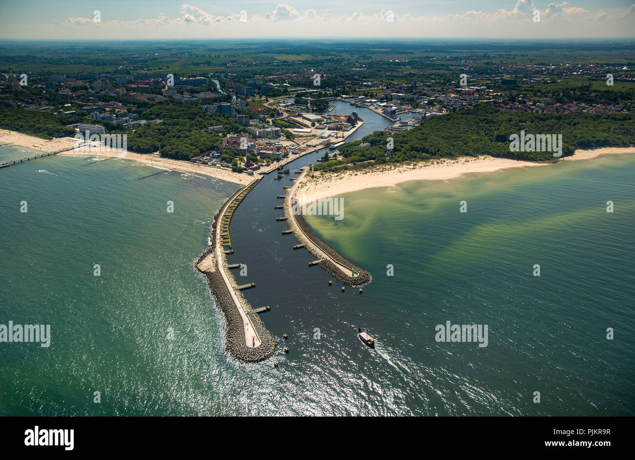 Ko?obrzeg, Kolberg, porta ingresso, pier, Mar Baltico beach, Ko?obrzeg, Mar Baltico, Województwo zachodniopomorskie, Polonia Foto Stock