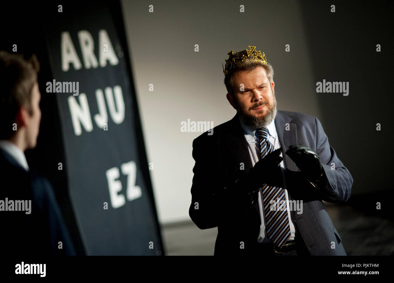 Compagnia di Teatro de Dijlezonen recitando la parte di Don Carloz da Mauritz Kelchtermans, diretto da Mauritz Kelchtermans (Belgio, 03/03/2015) Foto Stock