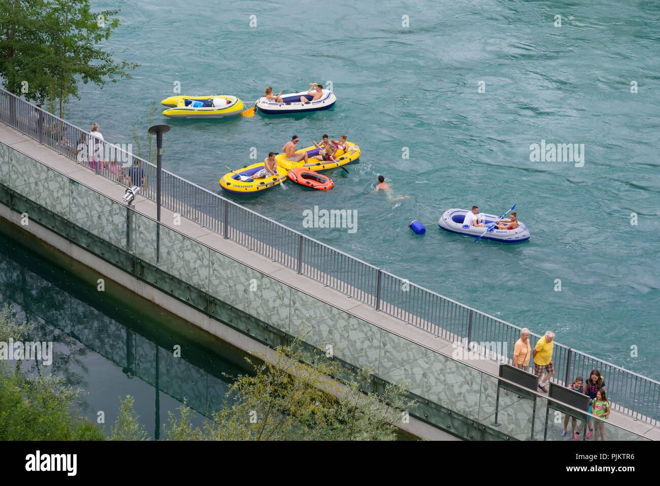 Gommoni barche sul fiume Aare, capitale Berna, Canton Berna, Svizzera Foto Stock