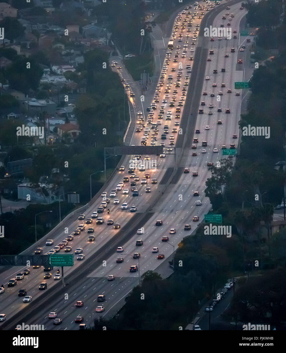 Traffico di sera sulla Superstrada 405, Interstate 405, Los Angeles, nella contea di Los Angeles, California, Stati Uniti d'America Foto Stock