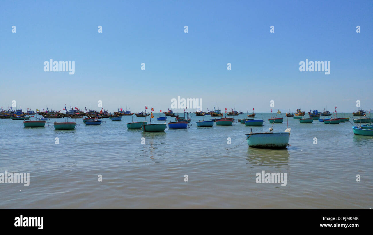 Sintesi di barche in Mui Ne, Vietnam Foto Stock