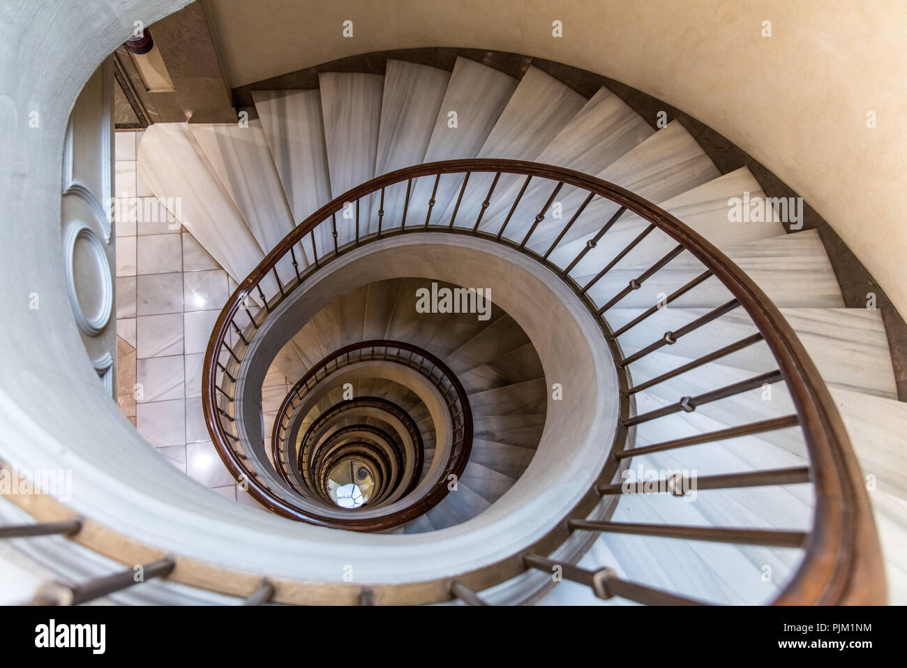 Scale di Nizza in un vecchio hotel a Barcellona Foto Stock