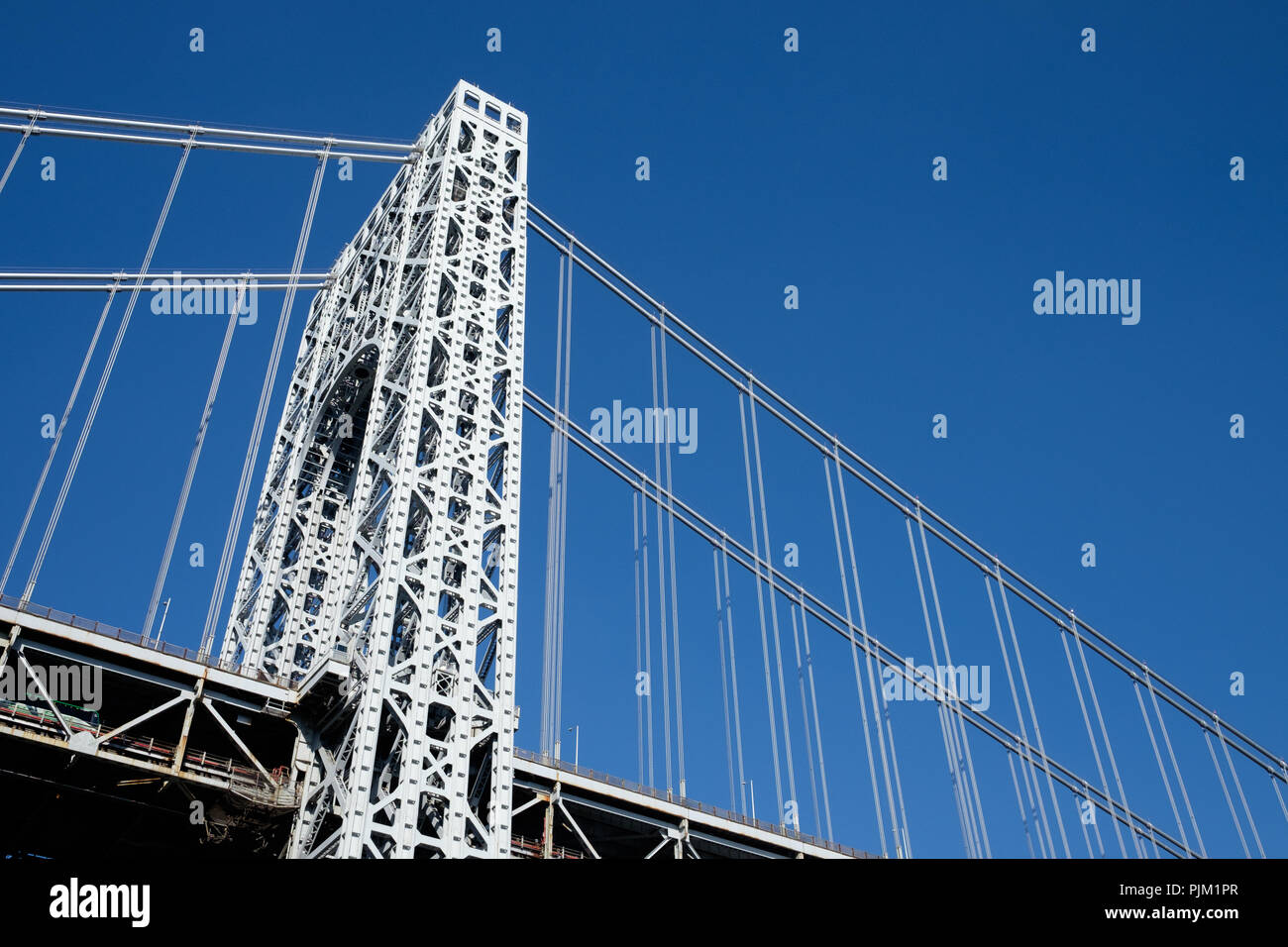 Il Ponte George Washington Bridge attraversa il fiume Hudson tra Fort Lee, NY e New York City. Foto Stock