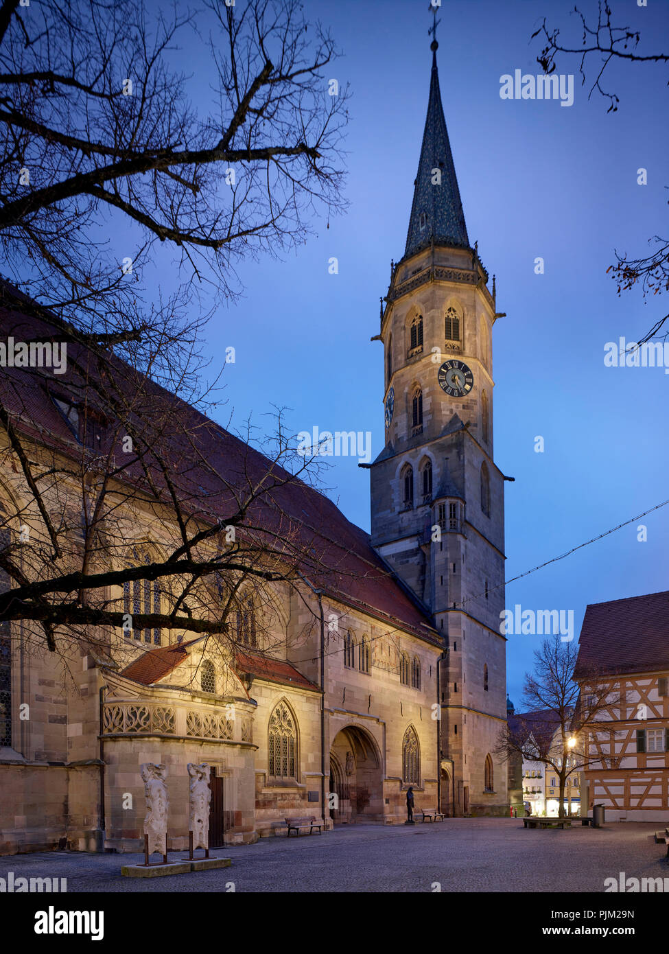 Città chiesa Schorndorf di sera Foto Stock