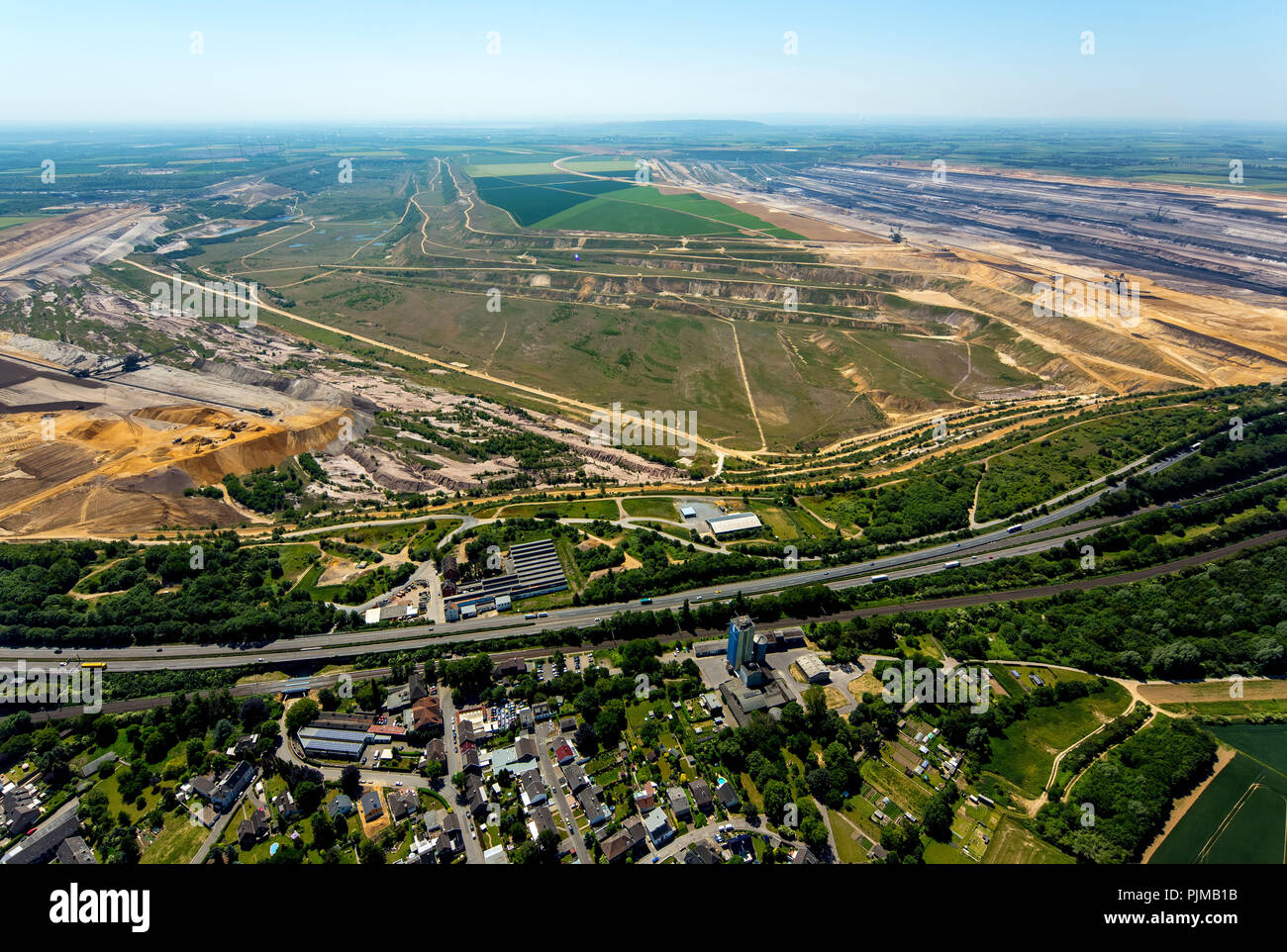 Carbone marrone, marrone miniere di carbone a Garzweiler Jüchen, produzione di energia, carbone fossile bruno escavatore, benna Escavatore a ruote, Jüchen, Basso Reno carbone marrone area, Renania settentrionale-Vestfalia, Germania Foto Stock