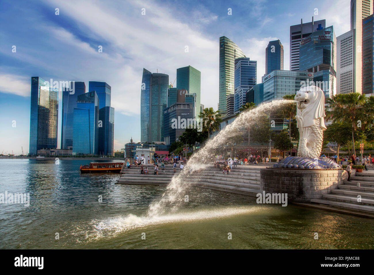 Il Merlion, punto di riferimento della metropoli di Singapore, skyline del centro, centro finanziario, il quartiere della finanza, Singapore, Asia, Singapore Foto Stock