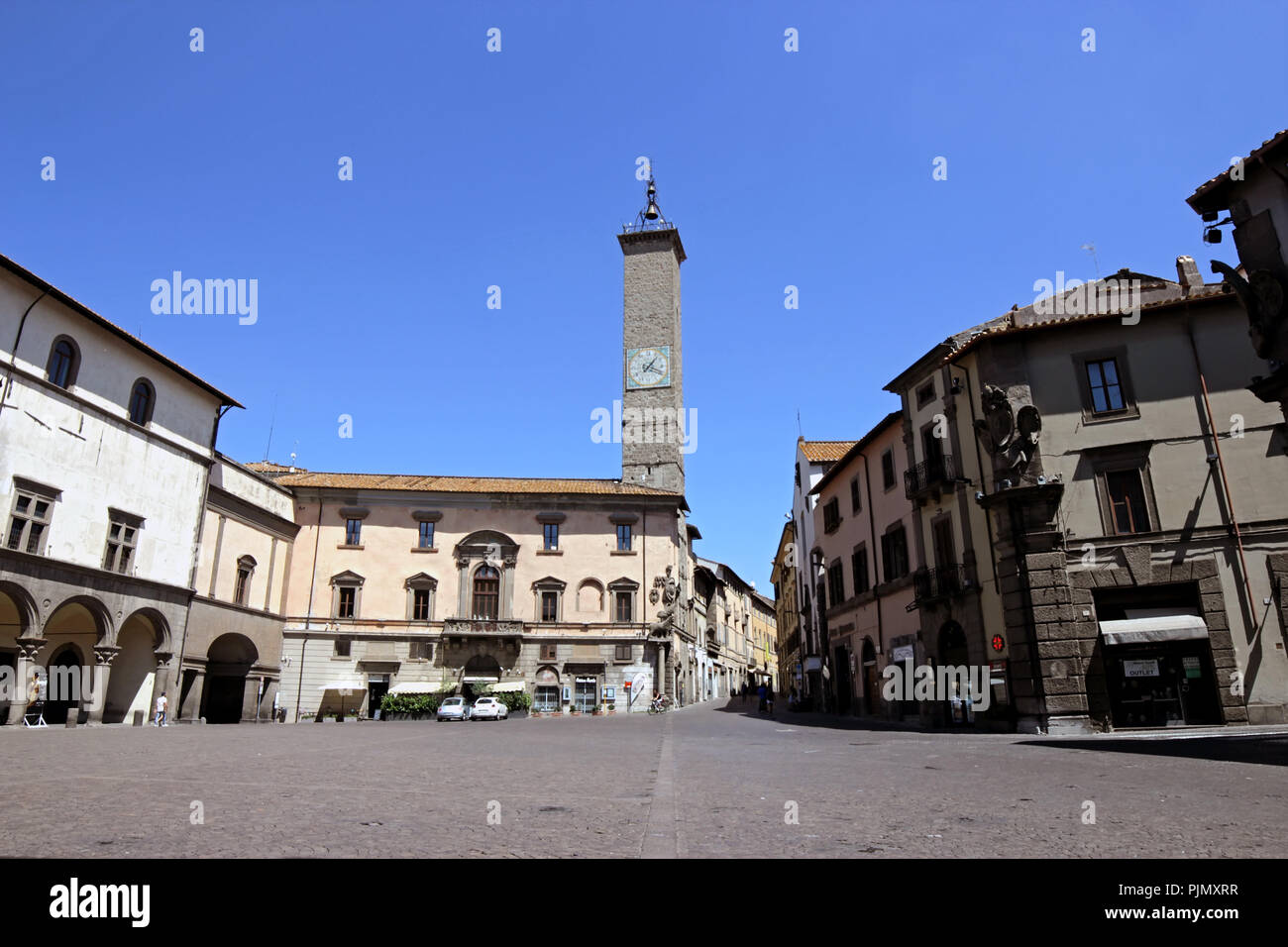 VITERBO, Italia - 12 agosto 2018: Città del palazzo Civico Palazzo dei Priori o del Podestà si trova sulla piazza principale piazza del Plebiscito Foto Stock