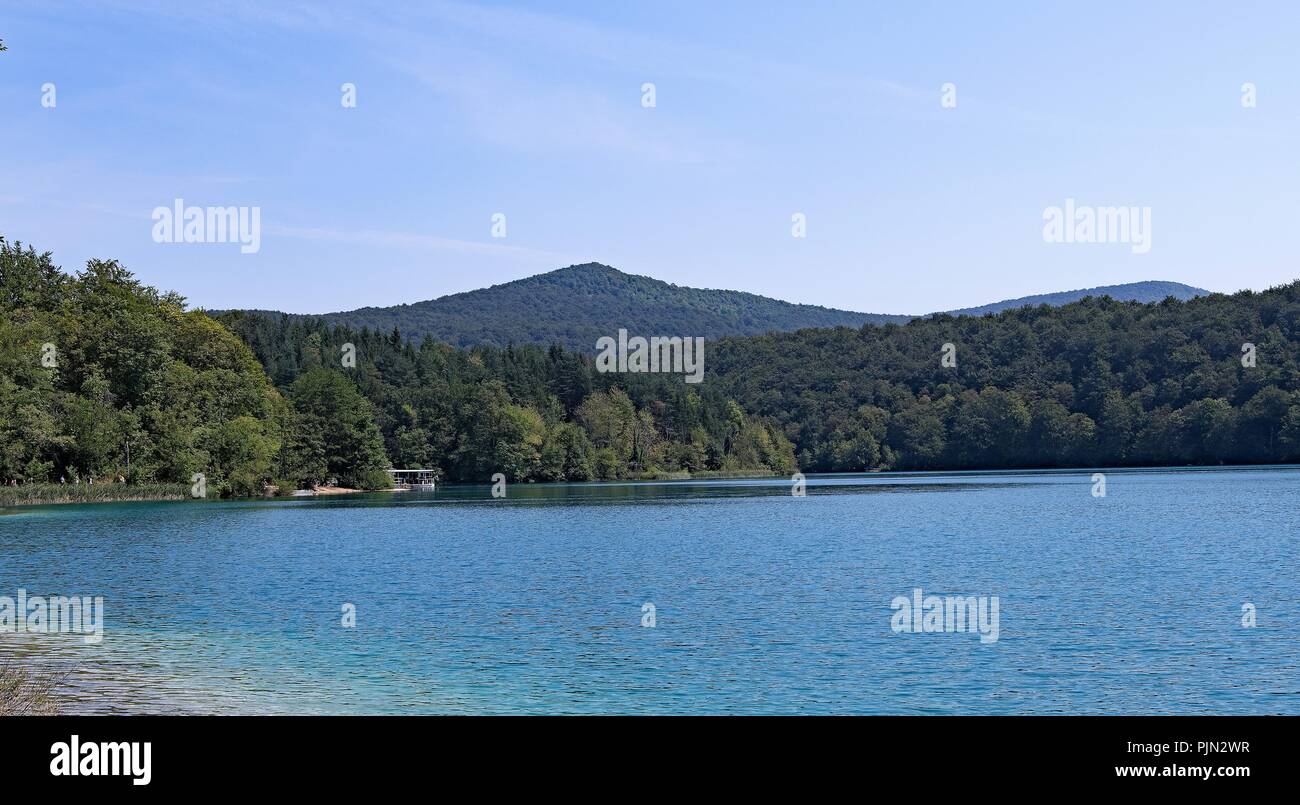 Il Parco Nazionale dei Laghi di Plitvice in Croazia è la più famosa attrazione turistica e luogo di naturale bellezza protetta. Foto Stock