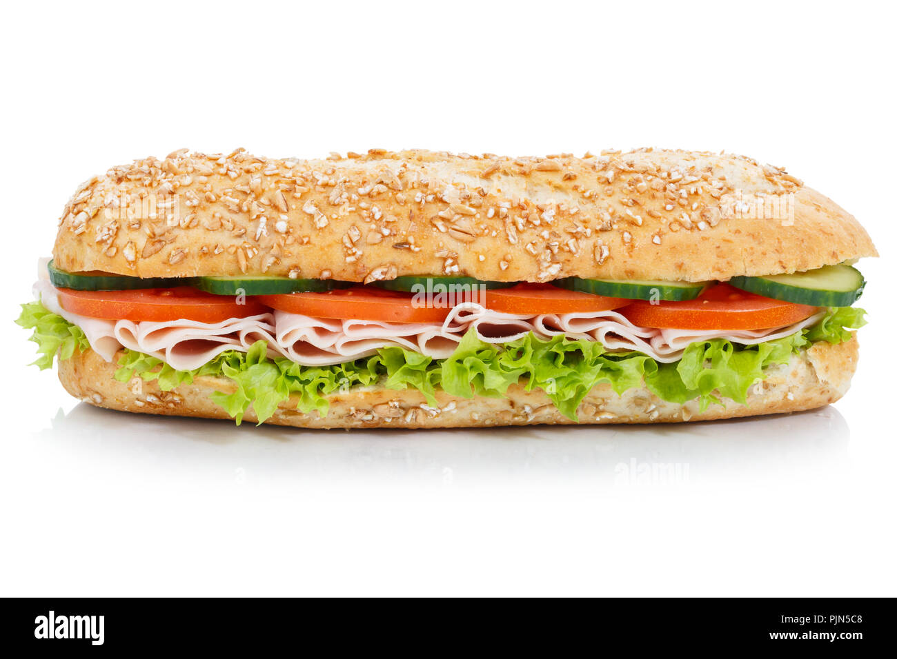 Baguette sub sandwich con prosciutto grani interi isolati laterali su sfondo bianco Foto Stock