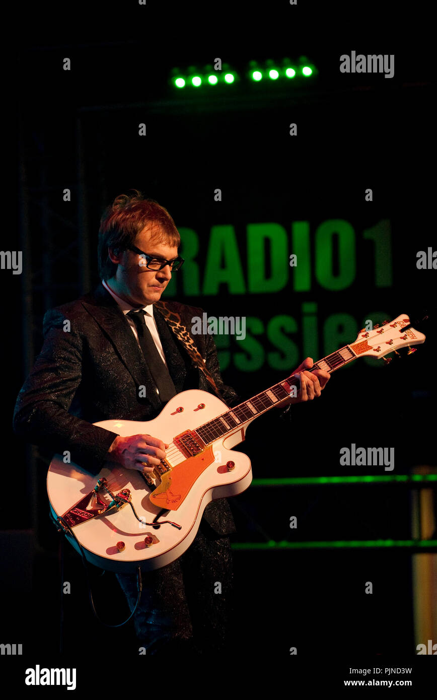 Concerto della banda belga Hooverphonic nel teatro Amerikaans, Bruxelles (Belgio, 25/11/2011) Foto Stock