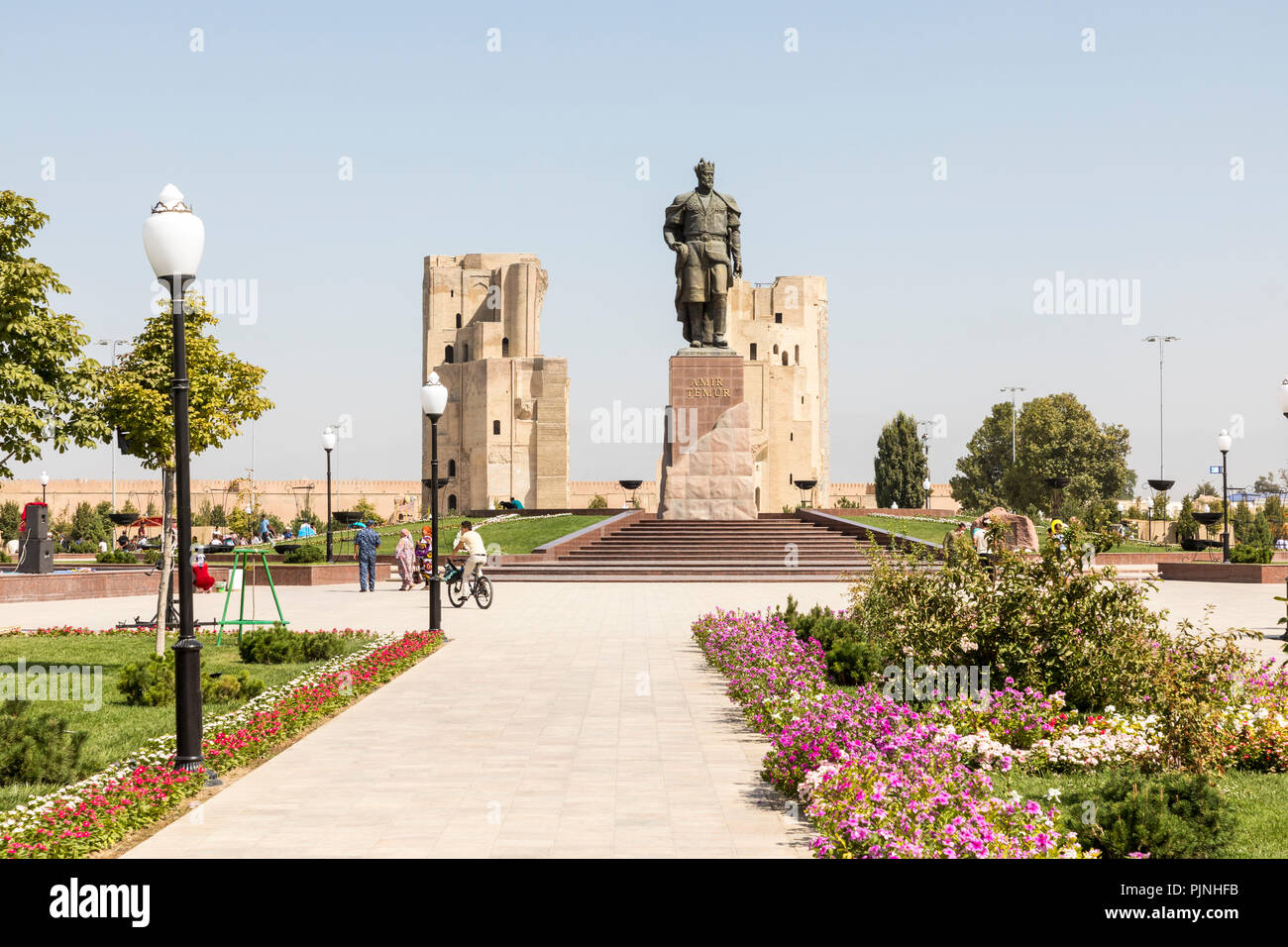 Il monumento al conquistatore Turco-Mongol Amir Timur in Shahrisabz, Uzbekistan. Foto Stock