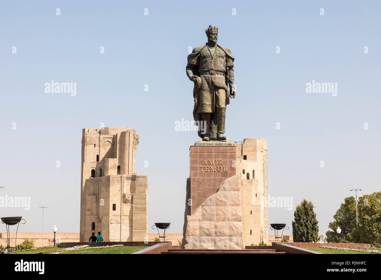 Il monumento al conquistatore Turco-Mongol Amir Timur in Shahrisabz, Uzbekistan. Foto Stock
