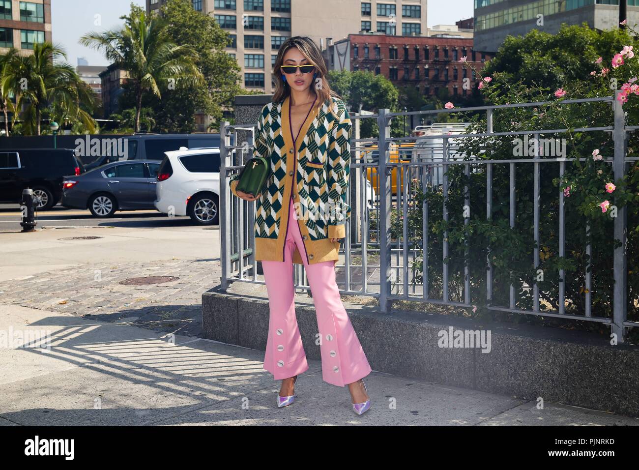Blogger Jessica Wang in posa sulla strada durante la settimana della moda di New York - sett. 6, 2018 - Foto: Pista Manhattan ***per solo uso editoriale*** | Utilizzo di tutto il mondo Foto Stock