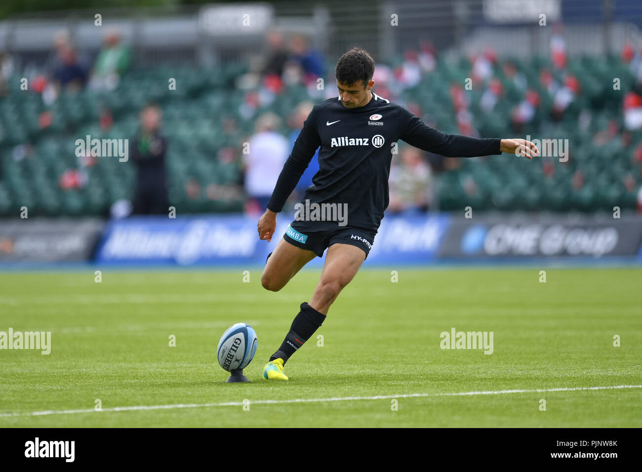 Alex Lewington dei Saraceni durante la pre-match warm up durante la Premiership Gallagher match tra Saraceni e Bristol porta ad Allianz Park sabato, 08 settembre 2018. Londra Inghilterra. Credito: Taka G Wu. Solo uso editoriale, è richiesta una licenza per uso commerciale. Nessun uso in scommesse, giochi o un singolo giocatore/club/league pubblicazioni. Foto Stock