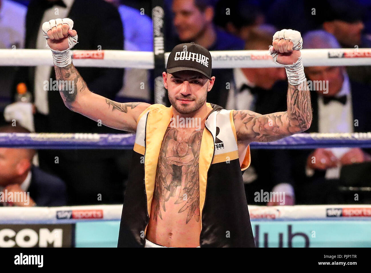 Arena Birmingham, Birmingham, Regno Unito. 8 Sep, 2018. Matchroom Boxing, Amir Khan contro Samuel Vargas; Lewis (Ritson Newcastle) pone per la fotocamera dopo aver battuto Oscar Amador (Nicaragua) Credito: Azione Sport Plus/Alamy Live News Foto Stock