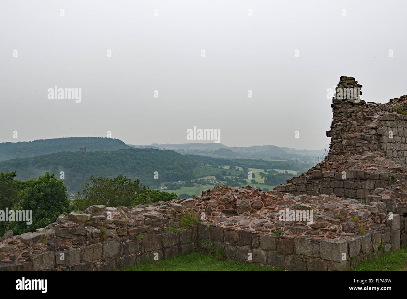 Il sentiero di pietra arenaria nel Cheshire, è uno splendido e pittoresco sentiero per escursionisti di tutte le età. Foto Stock