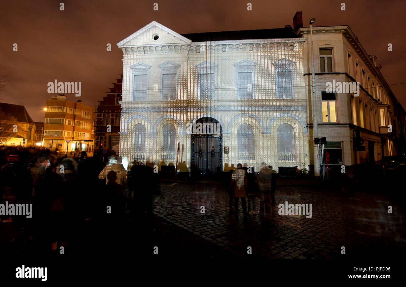 La Casa danzante installazione da Klaus Obermaier presso il Festival di luce 2015 a Gand (Belgio, 31/01/2015) Foto Stock