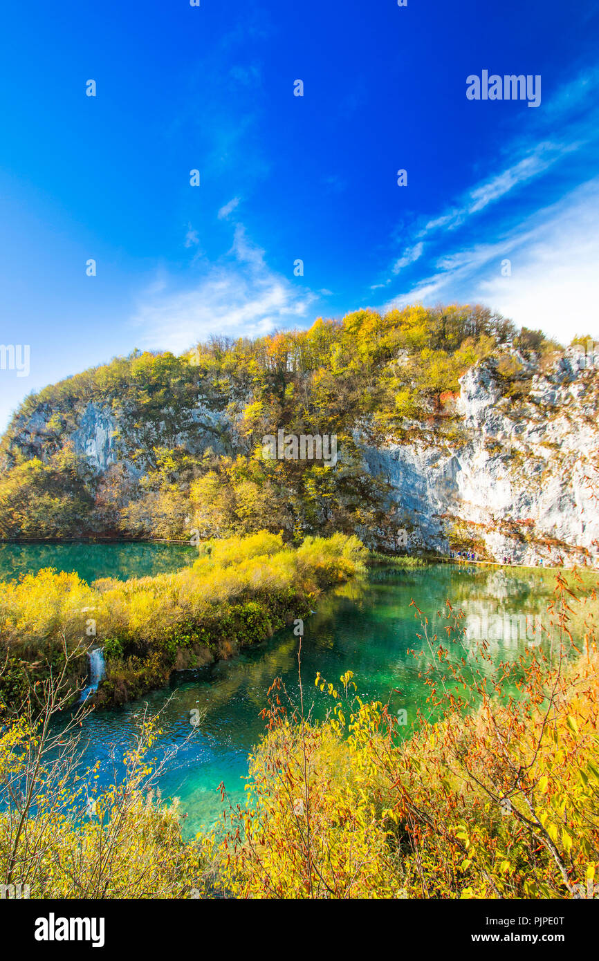 Grande Cascata nel Parco Nazionale dei Laghi di Plitvice in Croazia in autunno Foto Stock