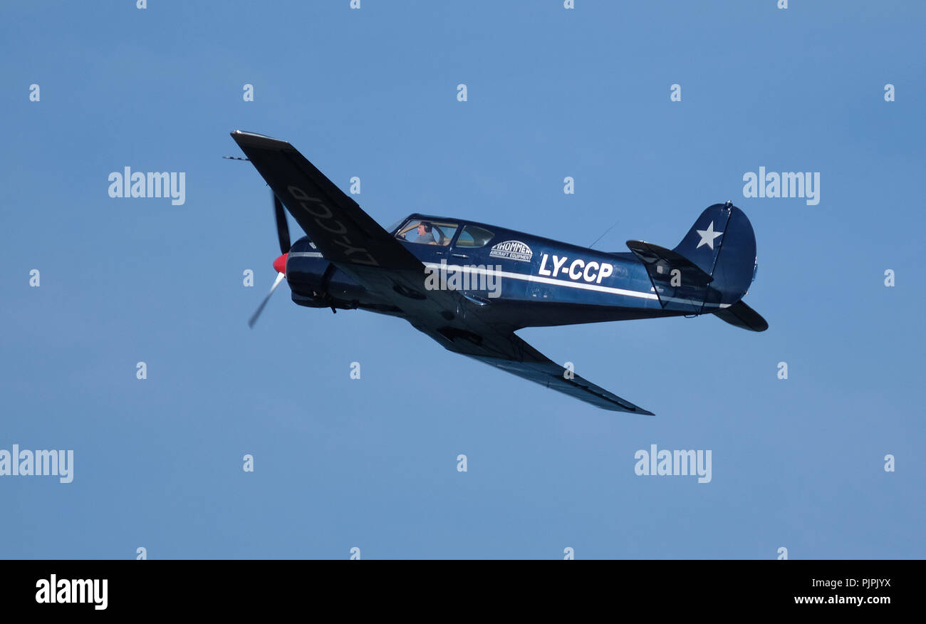 La Yakovlev Yak-18T è un quattro o cinque-sedile completamente acrobatici aerei di utilità. Introdotto per il treno Aeroflot piloti e sport come un piano. Foto Stock