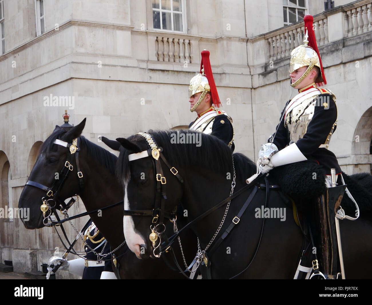 Il Quens bagnini (Blues e Royals) a prendere parte alla cerimonia di smontaggio presso la sfilata delle Guardie a Cavallo, Londra Foto Stock