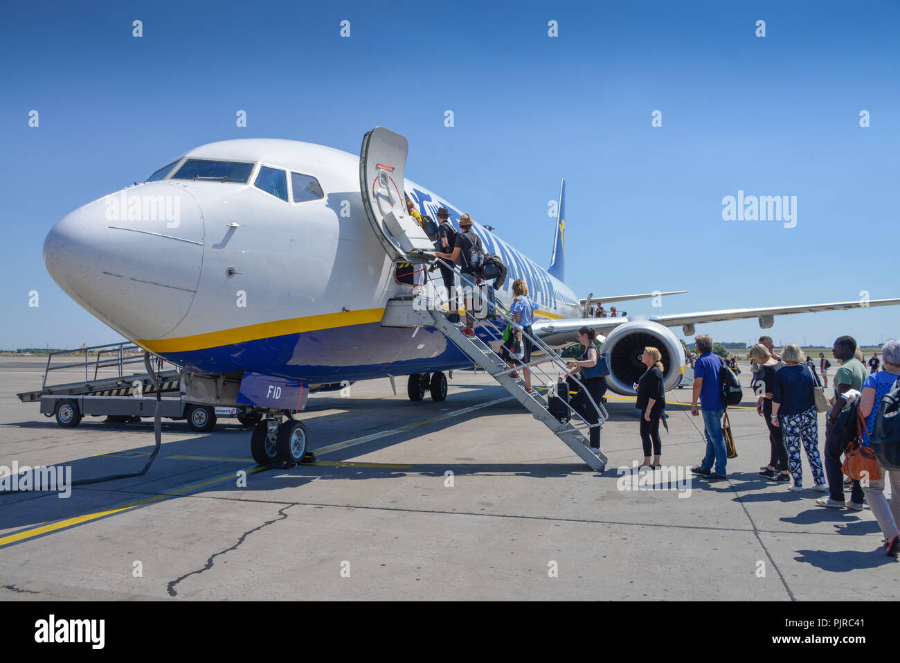 Ryan Air, aereo, l'aeroporto internazionale di Lisbona, Portogallo, Flugzeug, Internationaler Flughafen, Lisbona Foto Stock