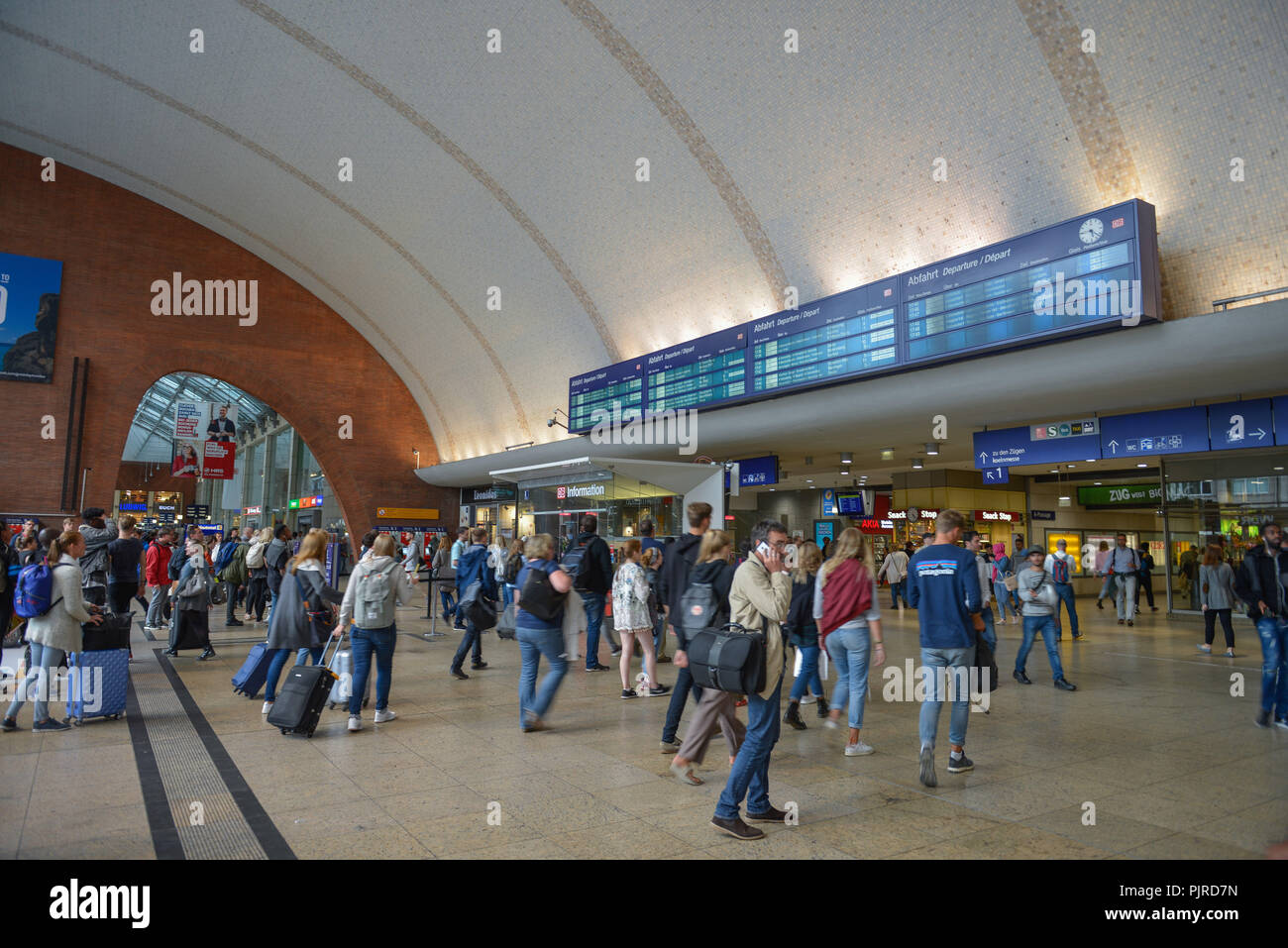 Hall di ingresso, stazione centrale di Colonia, nella Renania settentrionale-Vestfalia, Germania, Foyer, Hauptbahnhof, Koeln, Nordrhein-Westfalen, Deutschland Foto Stock