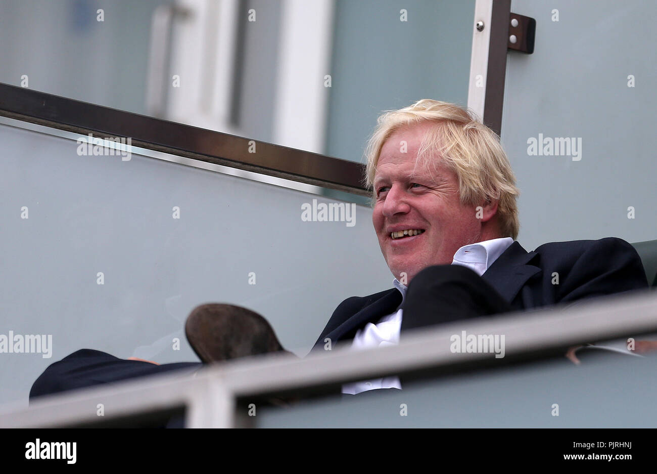 Boris Johnson orologi da stand durante il test match al Kia ovale, Londra. Foto Stock