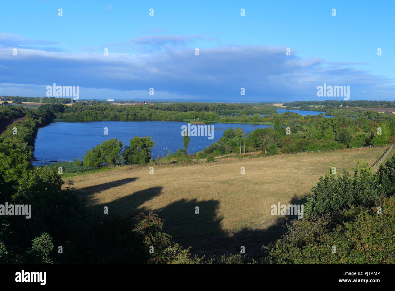 Una vista attraverso RSPB Fairburn rali nel West Yorkshire Foto Stock