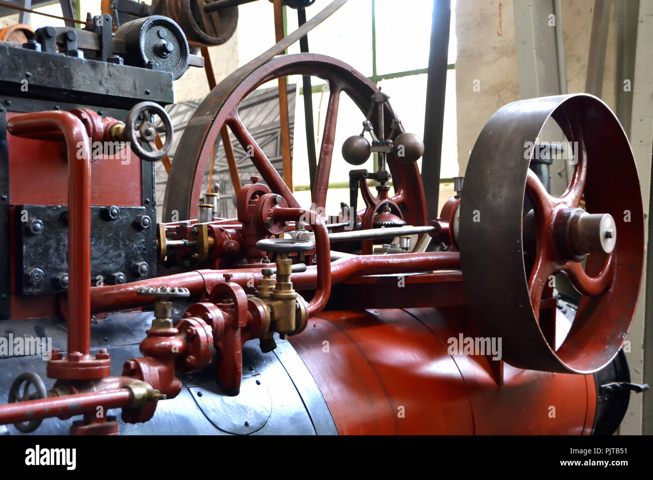 Il vecchio motore a vapore nel Museo Tecnico di Magdeburgo Foto Stock