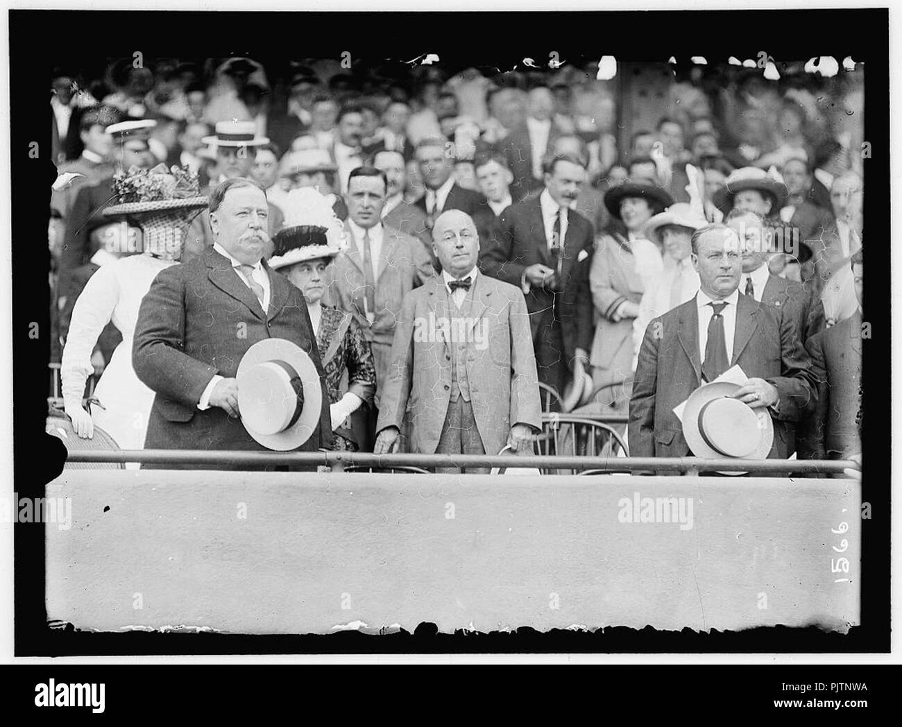 Il baseball, professionale. Da sinistra a destra- TAFT; MRS. KNOX; SEC. P.C. KNOX; VICE PRESIDENTE SHERMAN; MRS. TAFT, POSTERIORE SINISTRA DEL PRESIDENTE Foto Stock