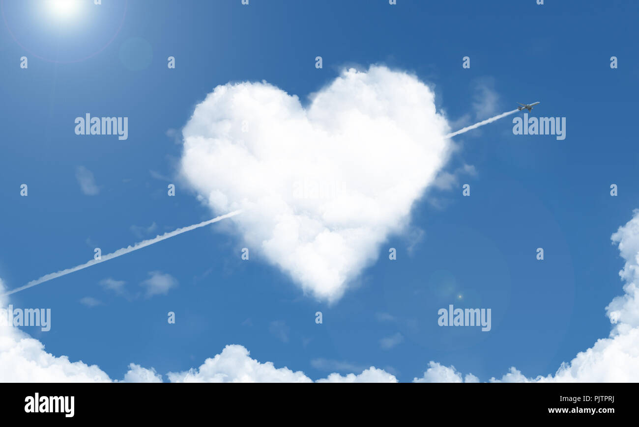 A forma di cuore e cloud aereo nel cielo Foto Stock