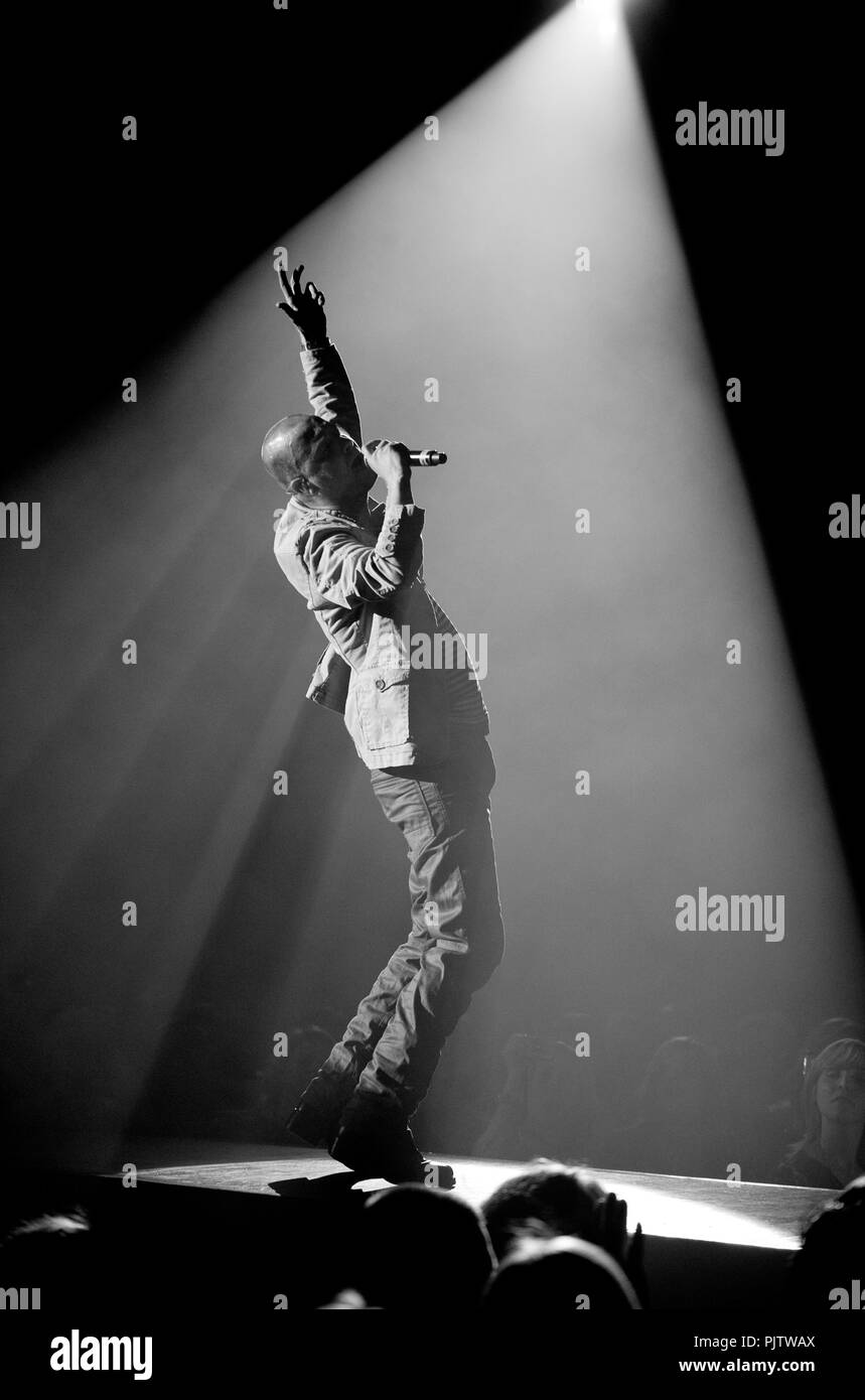 Cantante fiamminga Stan Van Samang in concerto al Lotto Arena, Anversa (Belgio, 09/04/2011) Foto Stock