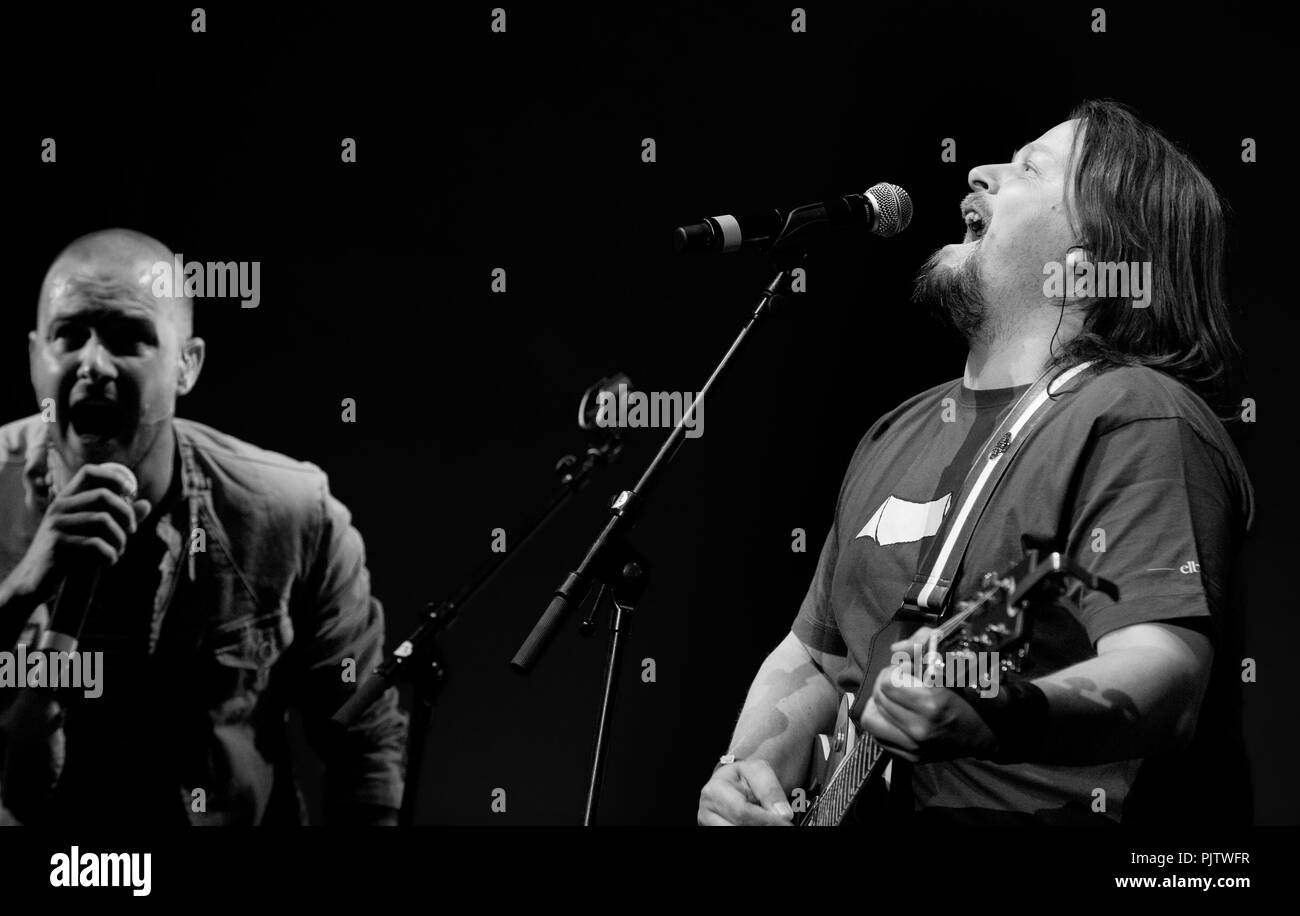 Cantante fiamminga Stan Van Samang in concerto al Lotto Arena, Anversa (Belgio, 09/04/2011) Foto Stock