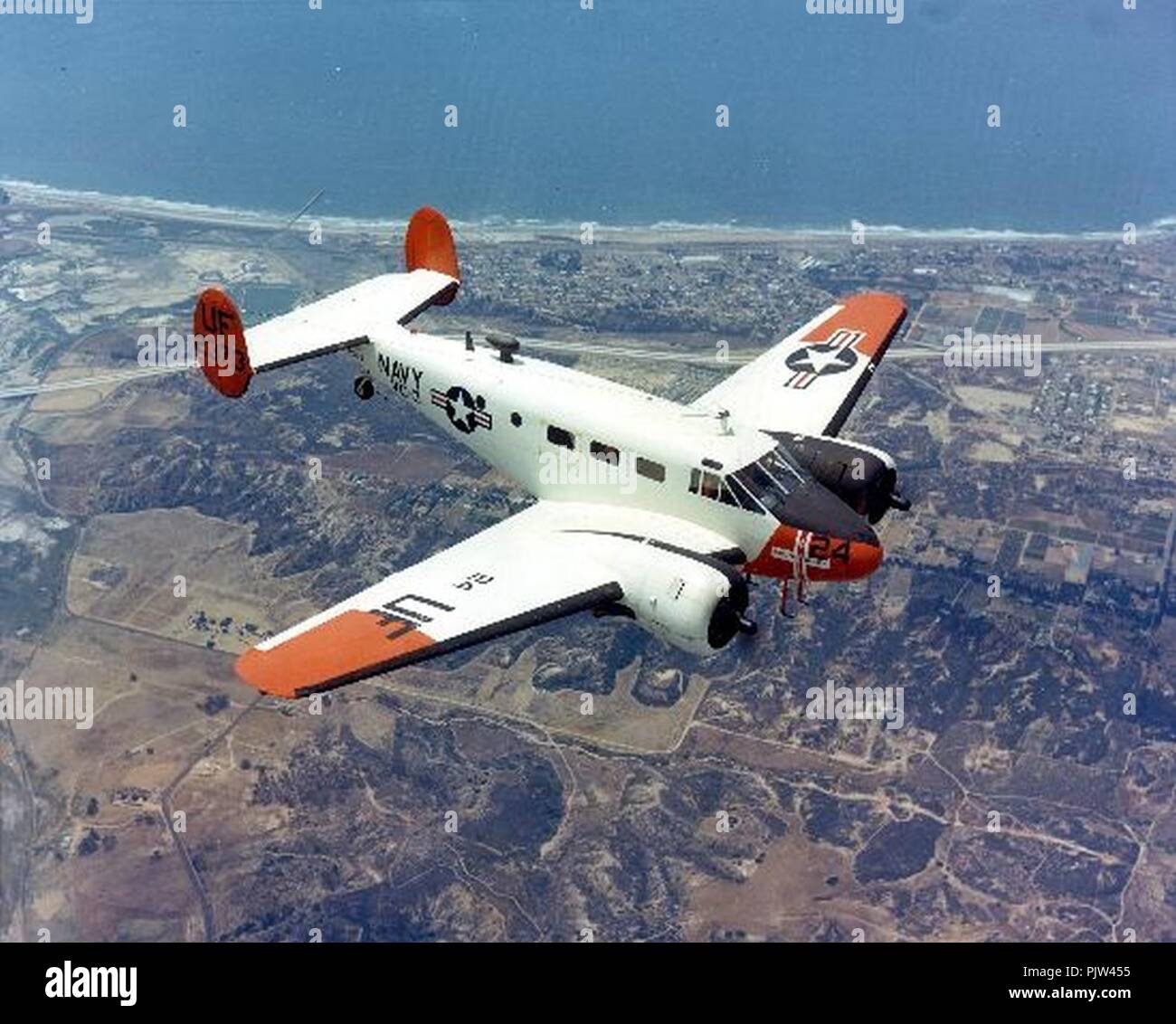 Beechcraft BNS-2 Navigator in volo. Foto Stock