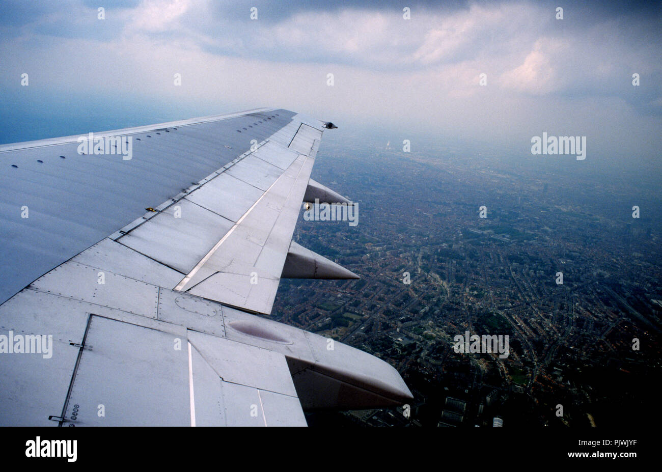 Vista su Bruxelles da un aeroplano (Belgio, 28/04/2004) Foto Stock