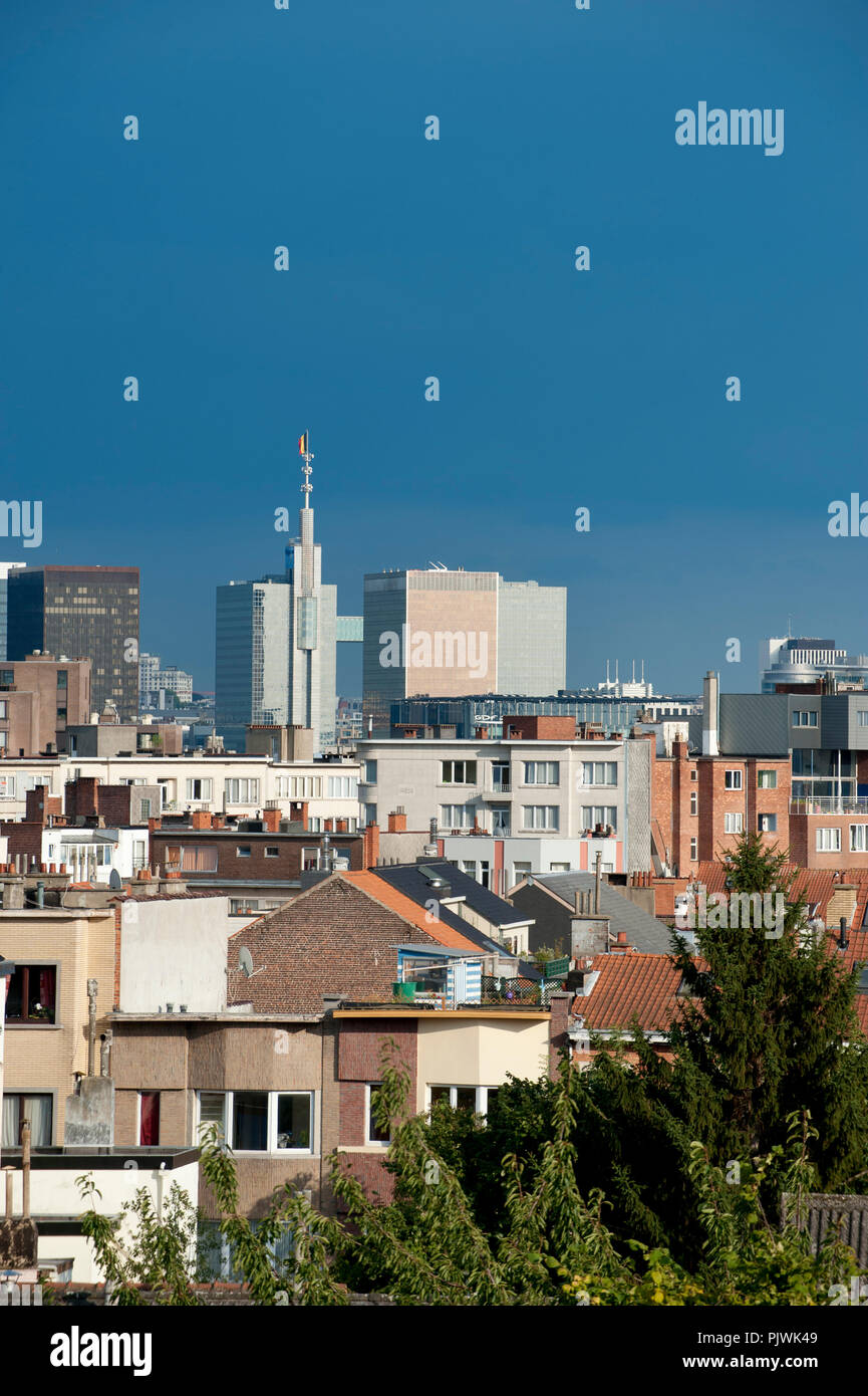 Vista panoramica sulla skyline di Bruxelles con la Belgacom towers (Belgio, 21/08/2014) Foto Stock