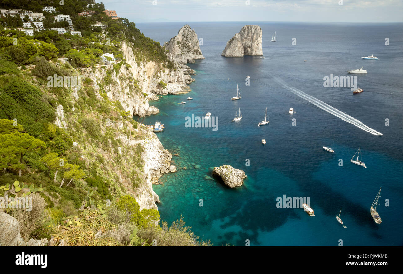 Faraglioni di Capri Island in Italia Foto Stock
