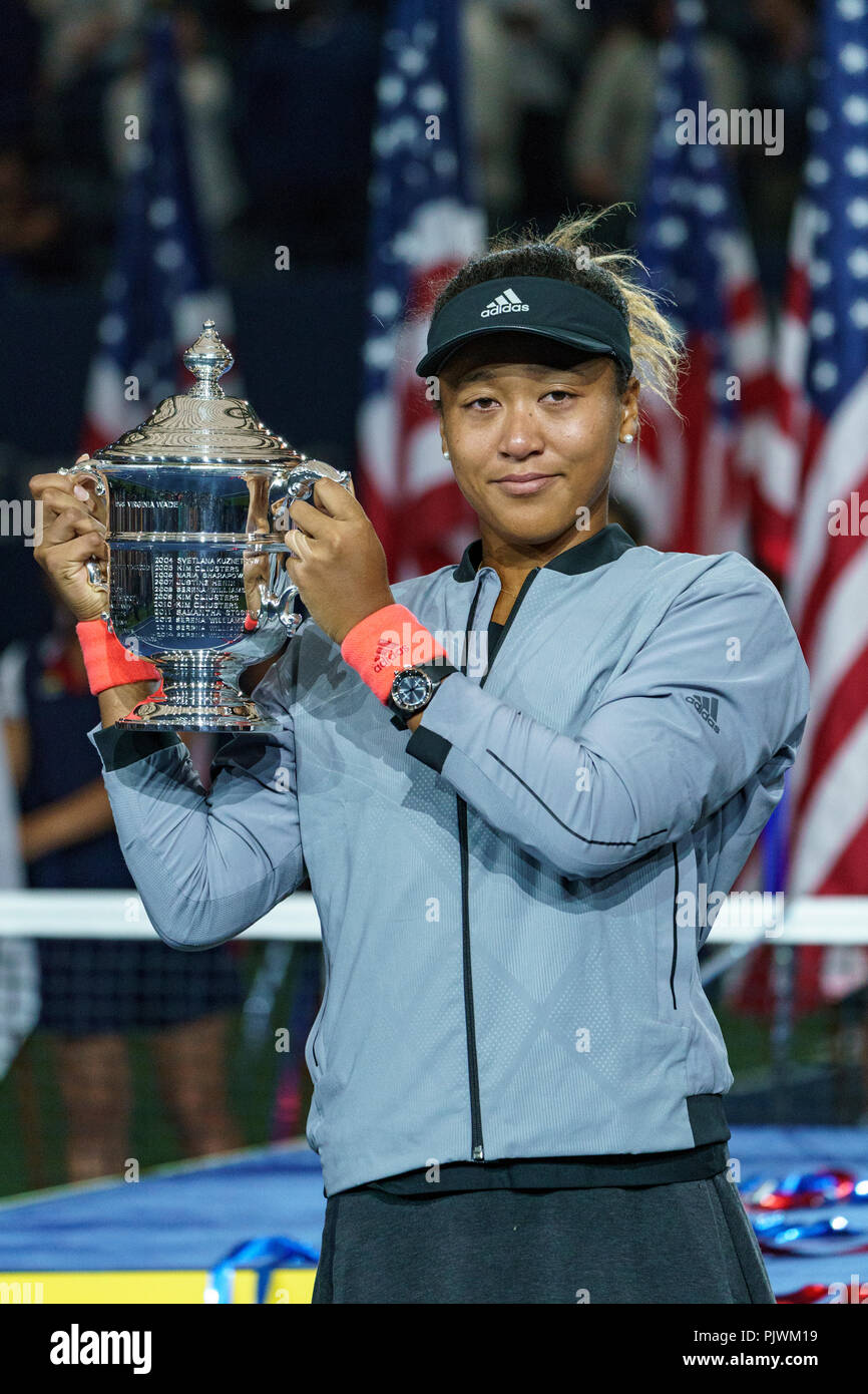 Naomi Osaka (JPN) durante la womens finali all'2018 US Open di Tennis. Foto Stock