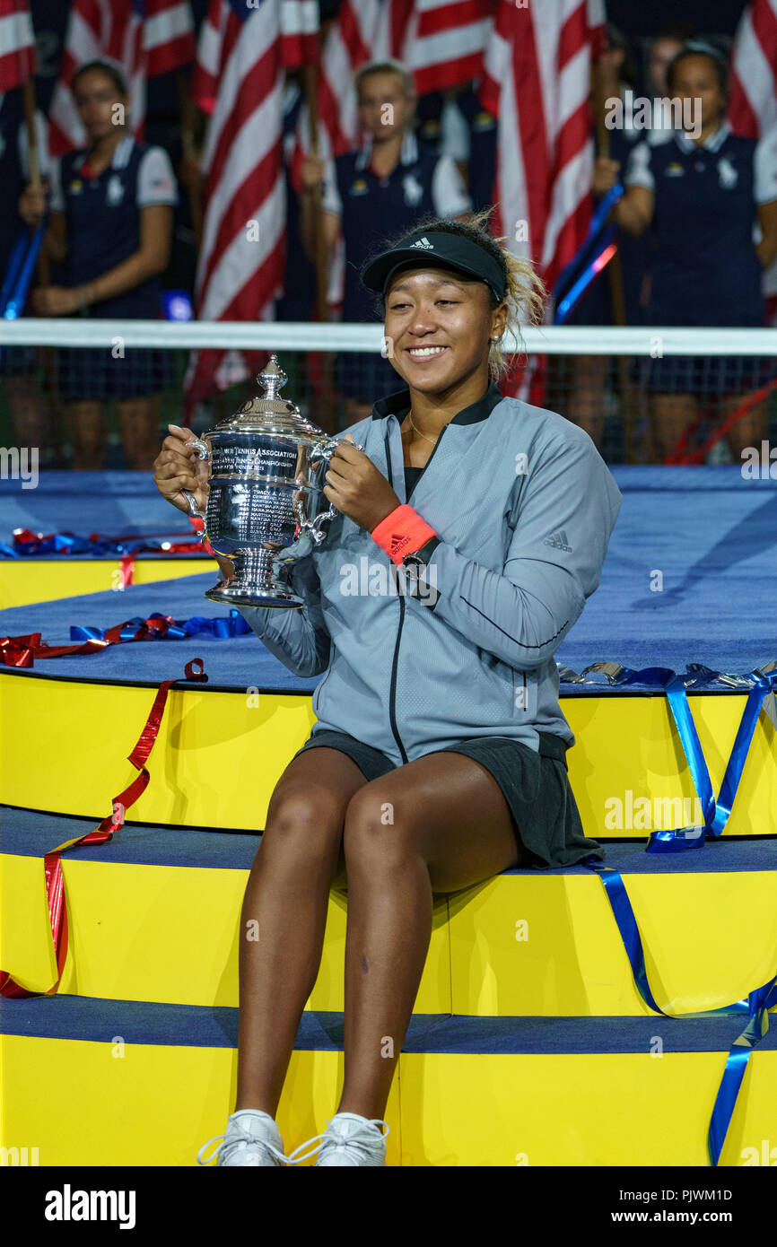 Naomi Osaka (JPN) durante la womens finali all'2018 US Open di Tennis. Foto Stock