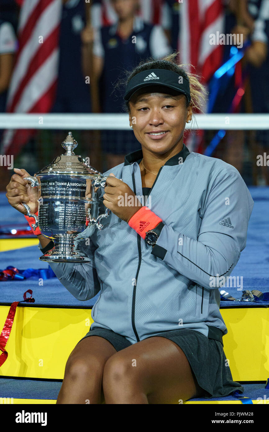 Naomi Osaka (JPN) durante la womens finali all'2018 US Open di Tennis. Foto Stock