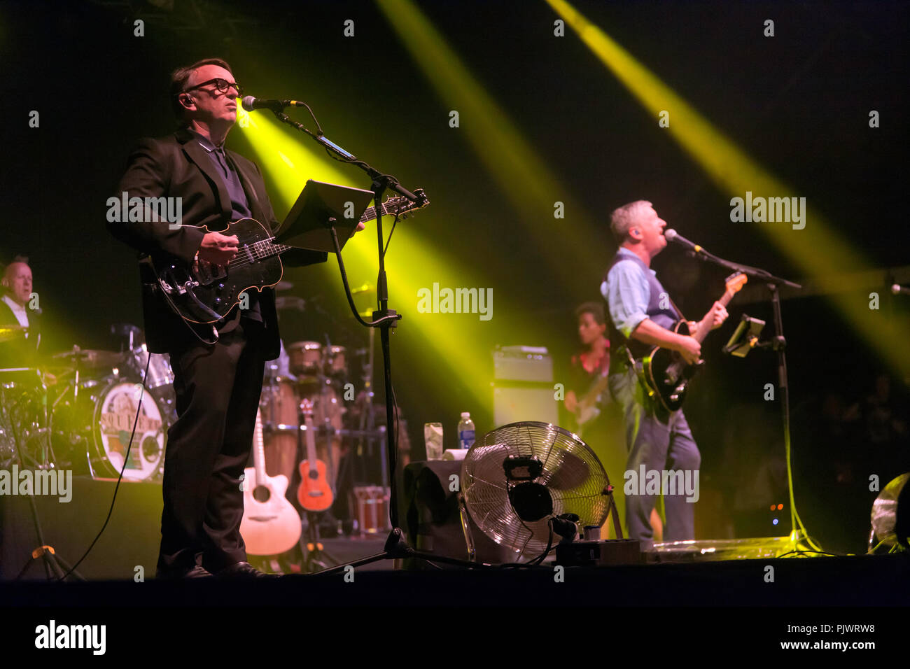 Spremere il rivestimento del padiglione sul palco principale dell'OnBlackheath Music Festival di Lewisham, Londra Foto Stock