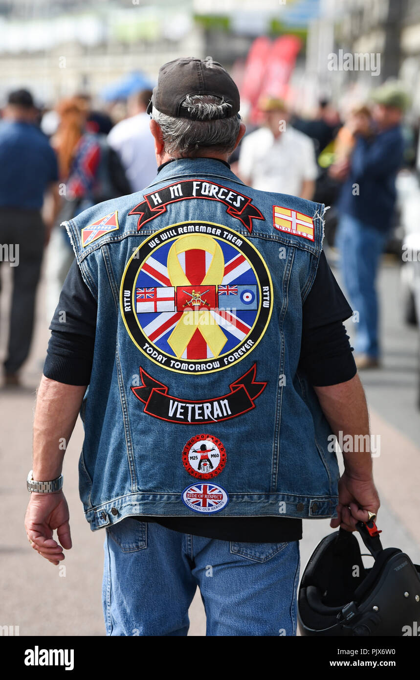 Brighton, Regno Unito. 9 Settembre 2018.migliaia di ciclisti e bilancieri godetevi l annuale Ace Cafe Reunion Brighton Burn Up e giro con i bilancieri evento su una calda giornata di sole sulla costa sud . Ogni anno migliaia di ciclisti corsa dall'iconico Ace Cafe a Londra a Madeira Drive sul lungomare di Brighton dove godere di una giornata di musica e nostalgia Credito: Simon Dack/Alamy Live News Foto Stock