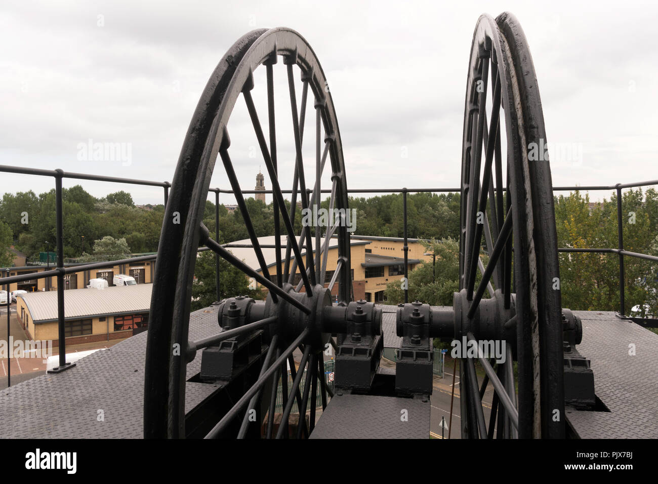 Le ruote di avvolgimento della St Hilda colliery, South Shields, North East England, Regno Unito Foto Stock