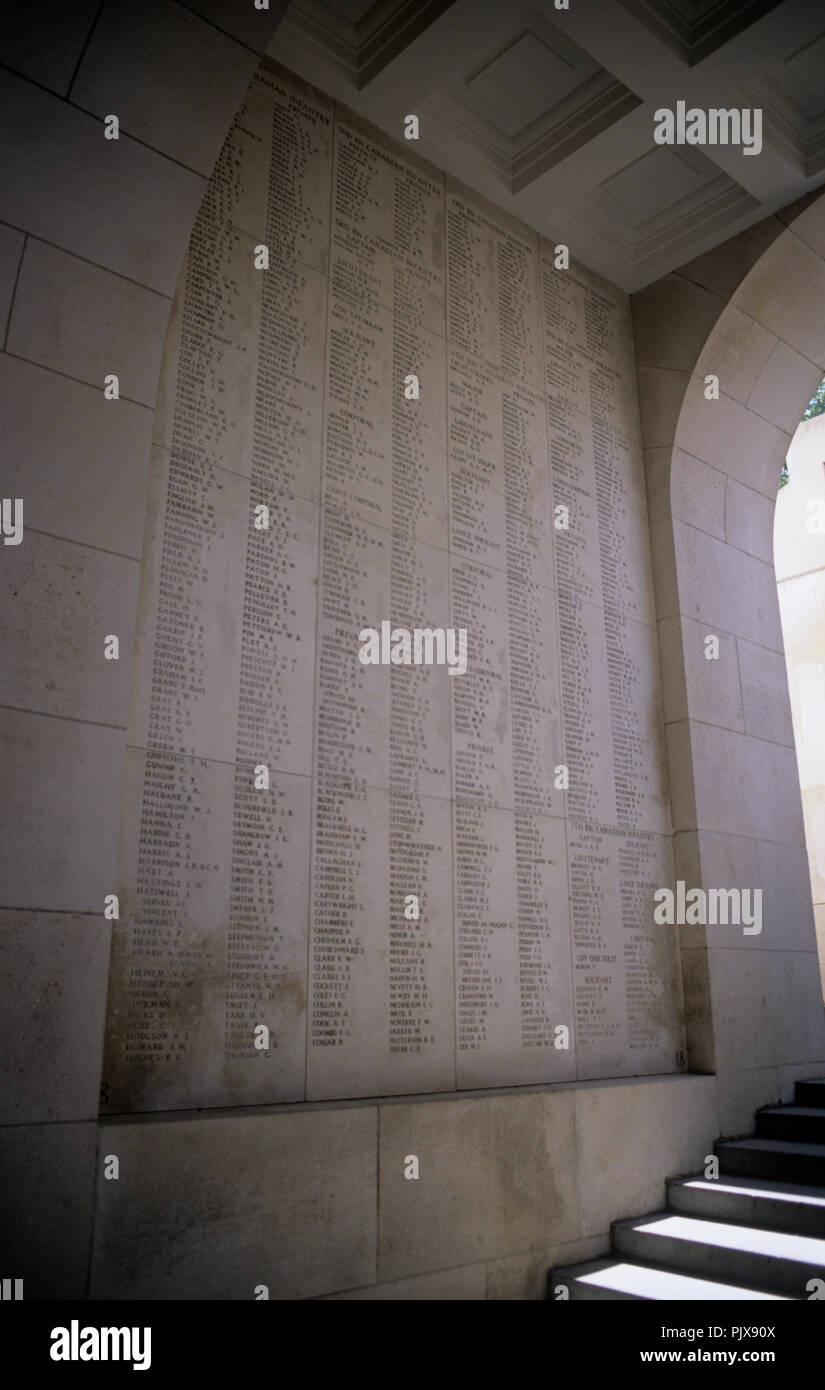 Il Menenpoort, Mening Memorial Gate di Ypres dedicata alla British mancanti e soldati del Commonwealth dalla I Guerra Mondiale(Belgio, 11/05/2008) Foto Stock