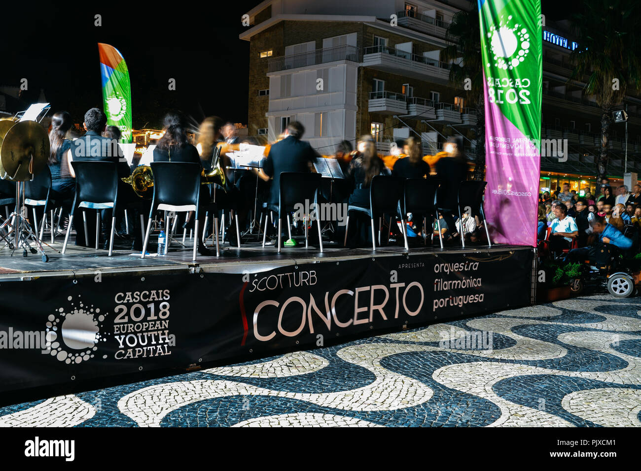 Cascais, Portogallo - Settembre 8, 2018: concerto di musica classica all'aperto eseguita dal portoghese Philharmonic Orchestra Foto Stock