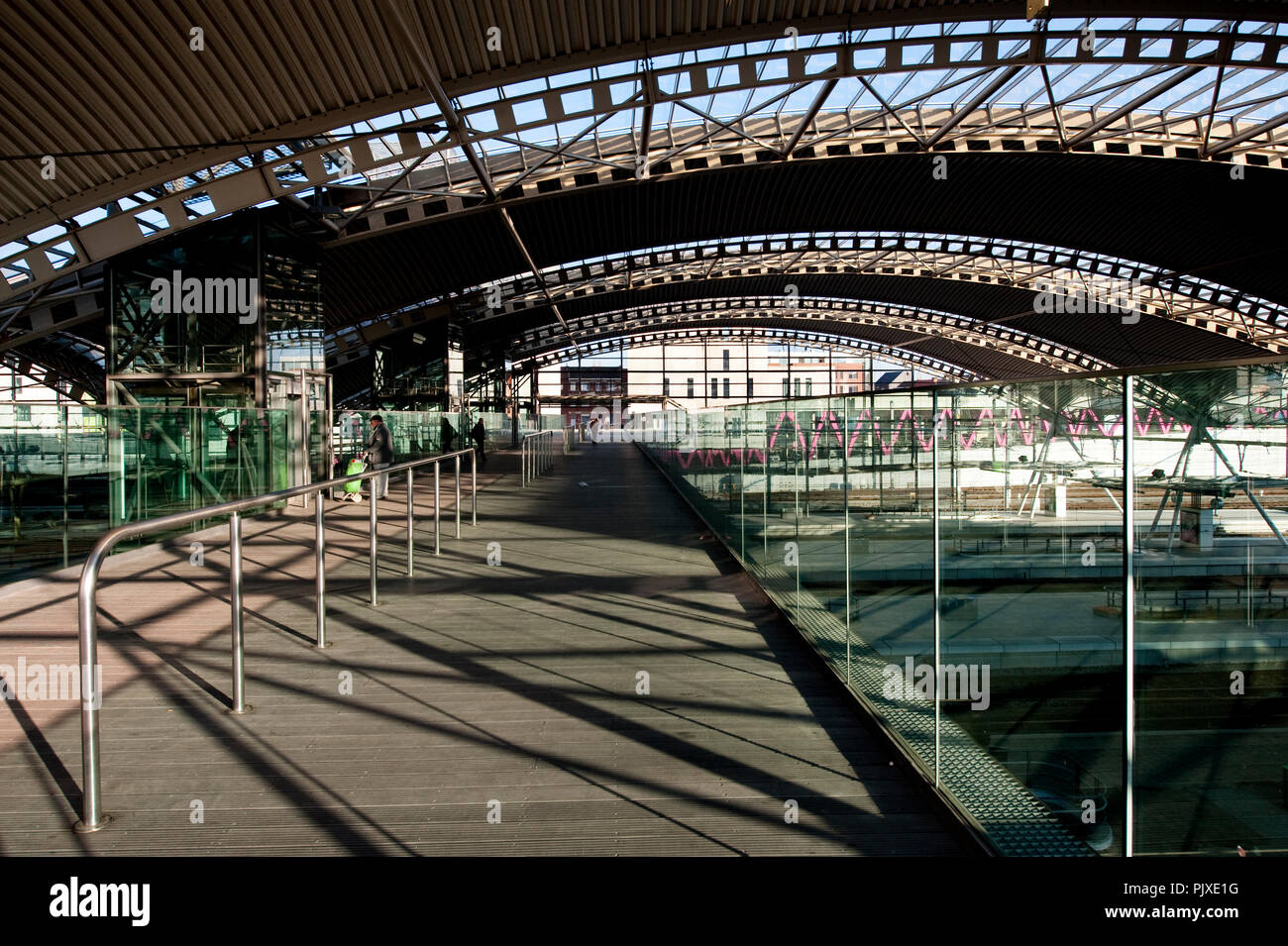 Il Leuven stazione ferroviaria, progettato da Philippe Samyn & Partners (Belgio, 14/11/2011) Foto Stock