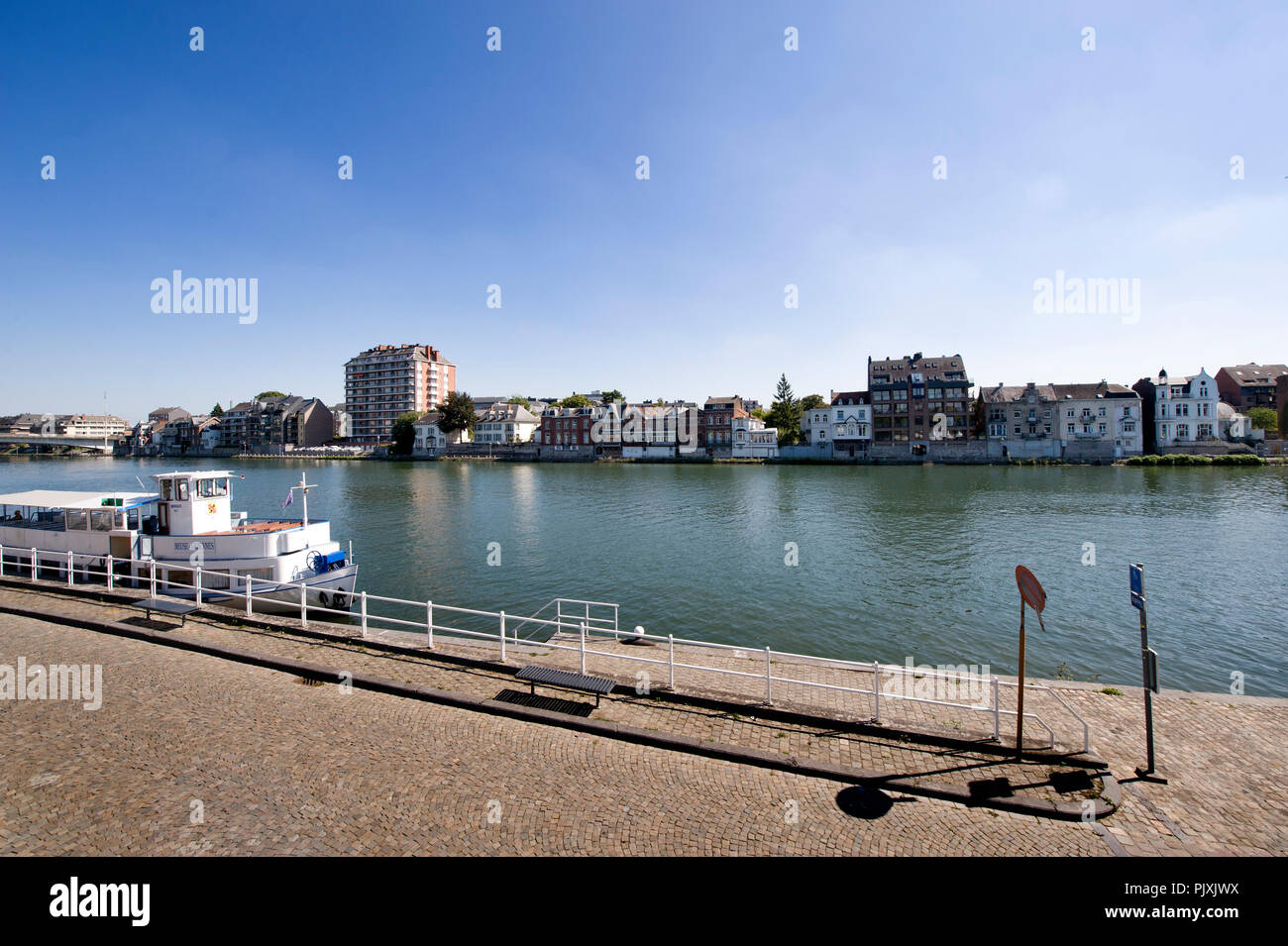 La Boulevard Isabelle Brunell passeggiata lungo il fiume Mosa a Namur (Belgio, 04/09/2013) Foto Stock