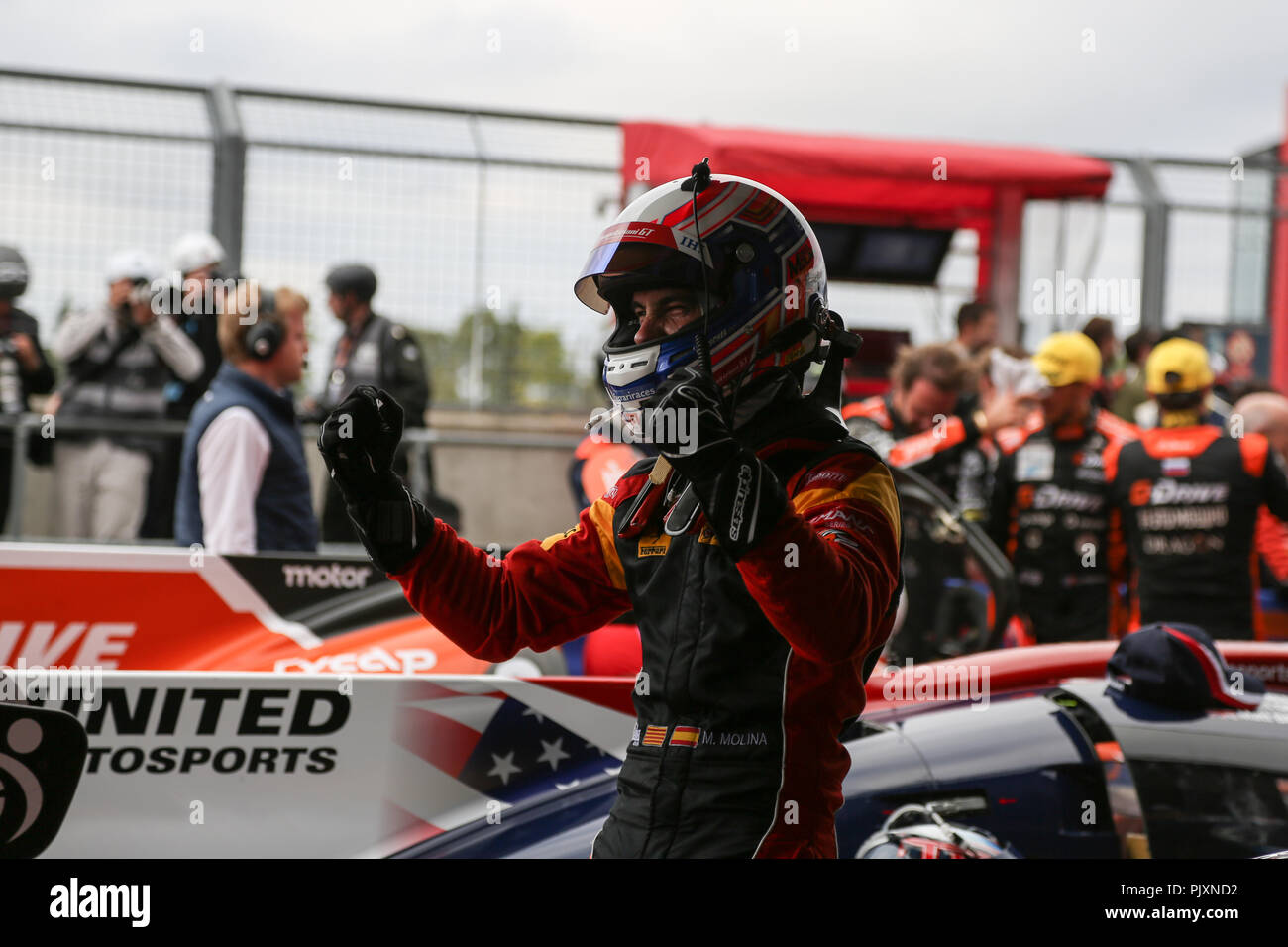 Ferrari Driver di fabbrica Miguel Molina festeggia dopo aver vinto la classe LMGTE in Parlamento la Le Mans Series 4 Ore di Silverstone Foto Stock