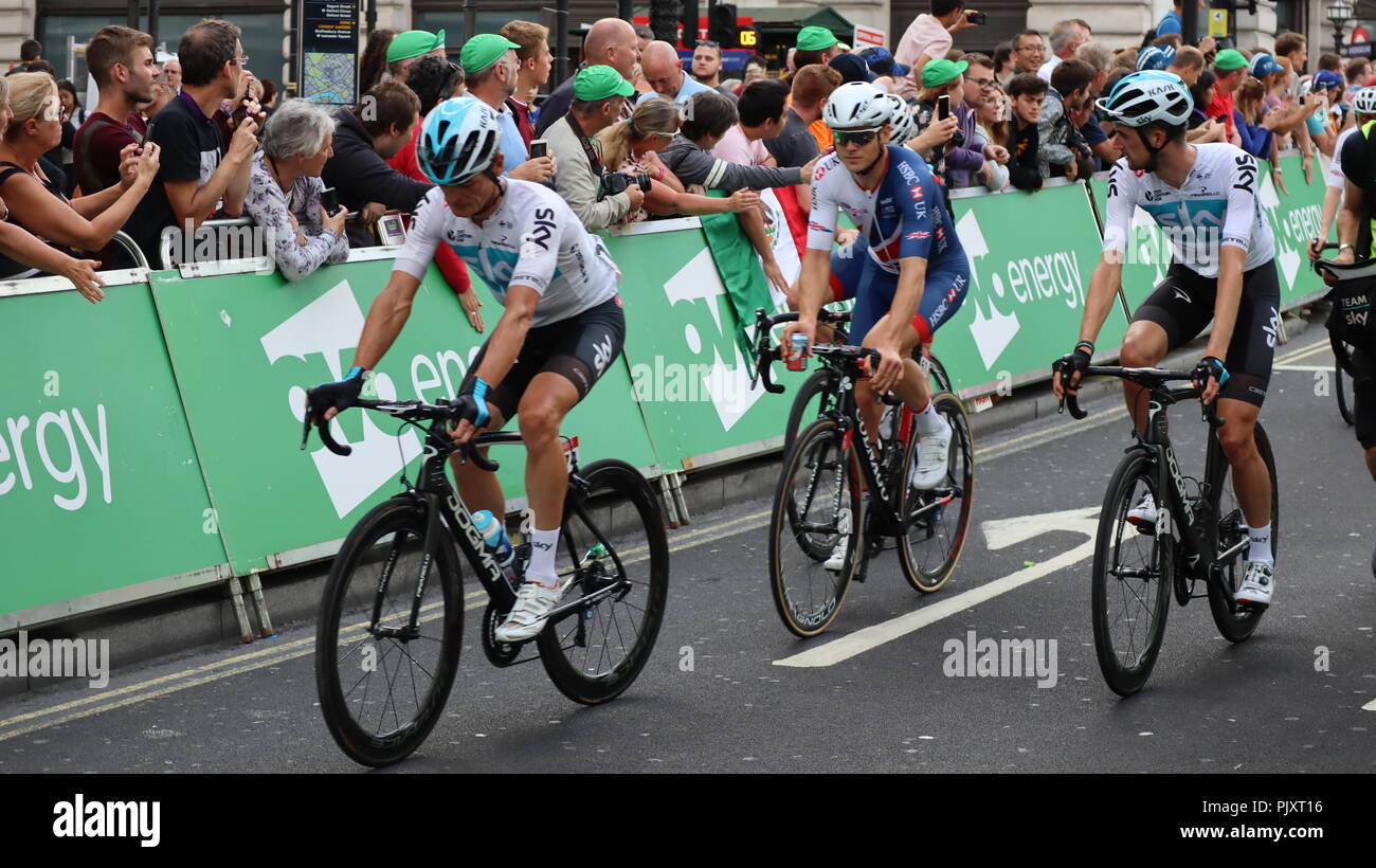 Team Sky Racing Team al tour della Gran Bretagna 2018 Regent Street e St James Foto Stock